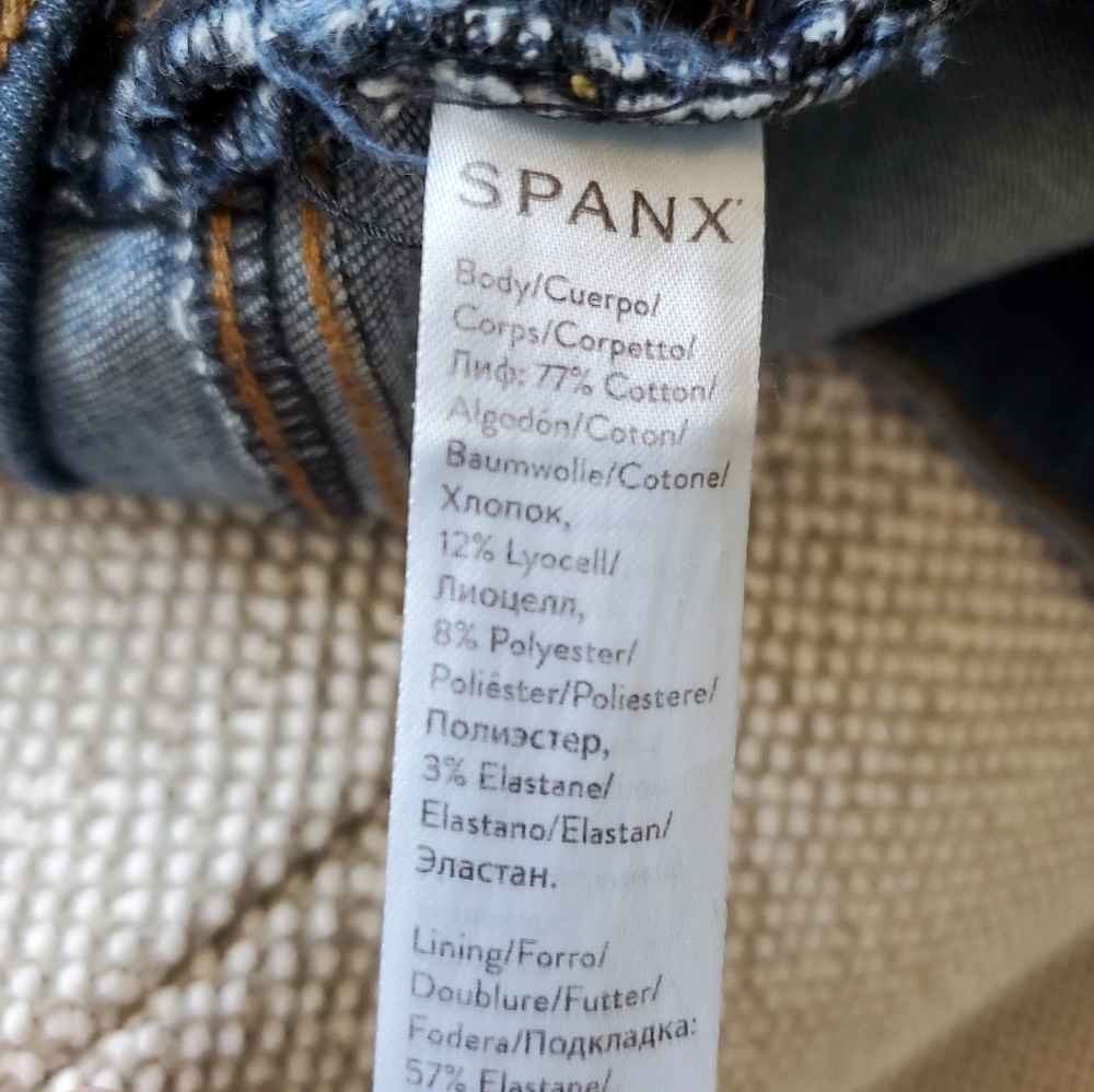 Spanx Pull On Denim with raw hems.  Size Small - Picture 5 of 5